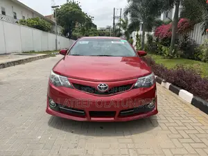 Toyota Camry SE 4dr Sedan w/Prod. End 11/13 (2.5L 4cyl 6A) 2014 Red