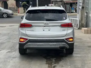 Hyundai Santa Fe 2018 Silver