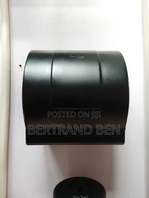 Luxurious Tissue Holder