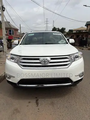 Toyota Highlander 3.5L 4WD 2013 White