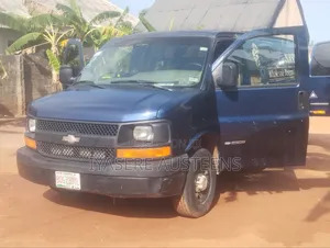 Chevrolet Shcool Bus 2004 Blue