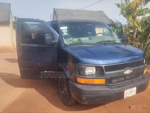 Chevrolet Shcool Bus 2004 Blue