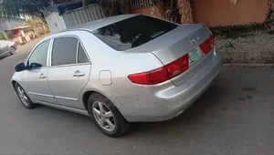 Honda Accord 2005 Silver