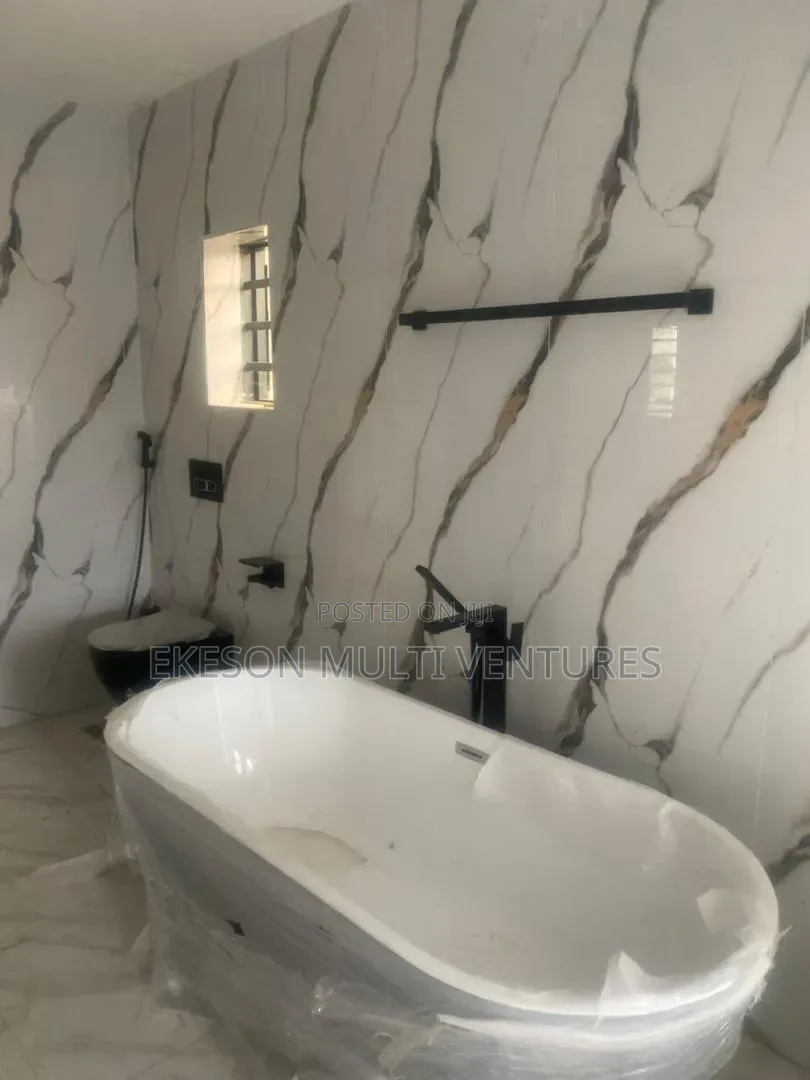 Executive Shower Bath