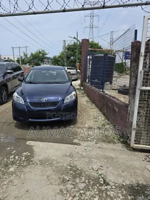 Toyota Matrix Hatchback FWD (1.8L 4cyl 5M) 2010 Blue