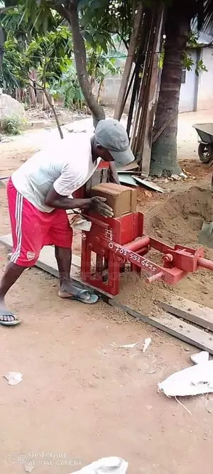 9 Inches Dry Stacked Hydrafom Manual Interlocking Brick Pres Machine