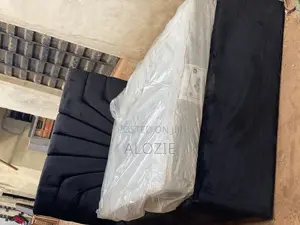 Strong and Durable 6/4 Bedframe