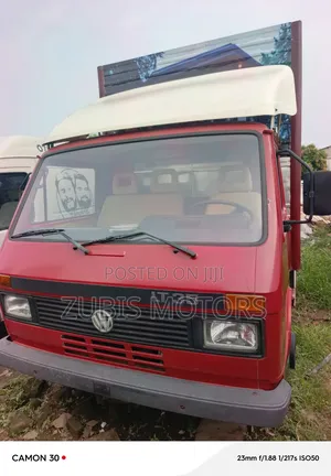 Volkswagen LT 2000 Red