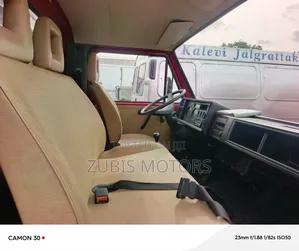 Volkswagen LT 2000 Red