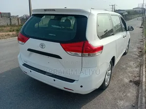 Toyota Sienna 2014 White