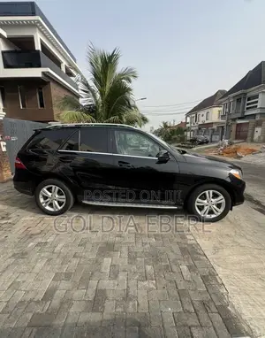 Mercedes-Benz 350D 2015 Black