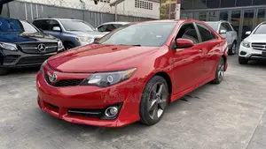 Toyota Camry SE 4dr Sedan (2.5L 4cyl 6A) 2012 Red