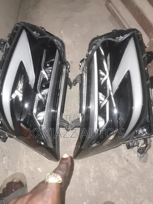 Headlamp Lexus Gx 460 2020. Available as Seen.