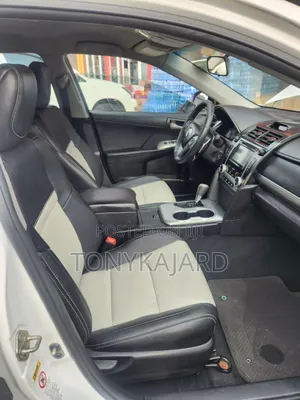 Toyota Camry SE Sport 4dr Sedan w/Prod. End 11/13 (2.5L 4cyl 6A) 2014
