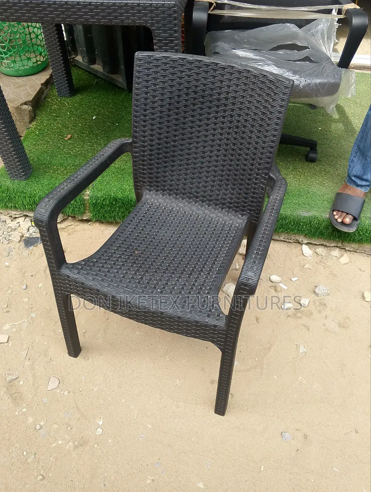 This Is Our Quality Horse Set 4 Chair One Table