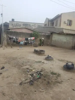 3bdrm Bungalow in Agric for sale