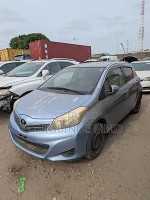 Toyota Vitz 1.0 FWD 3dr 2012 Blue