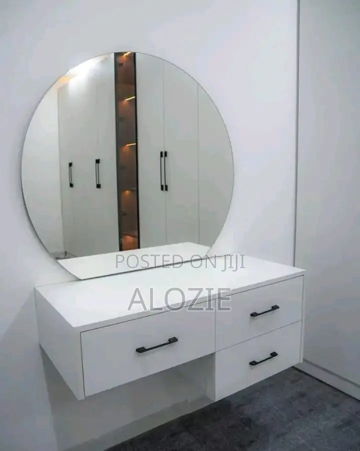 Mirror Stand