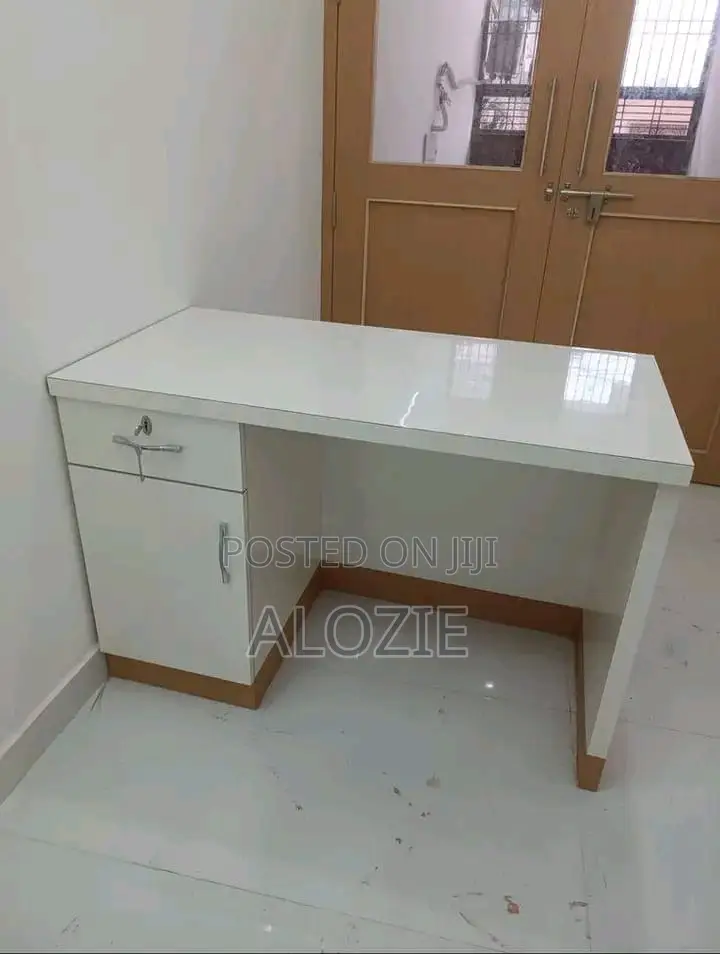 Mirror Stand