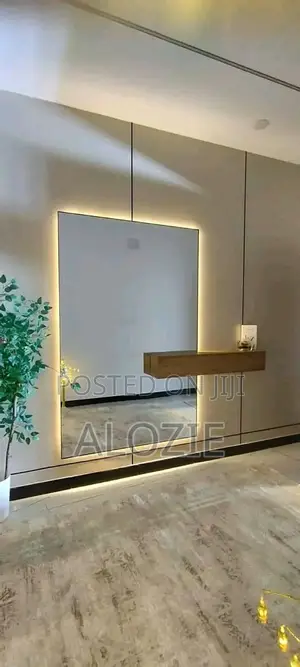 Mirror Stand