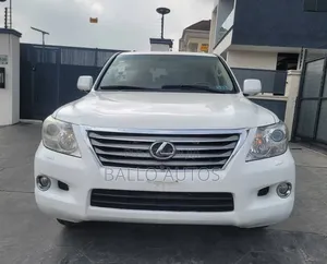 Lexus LX 570 2011 White