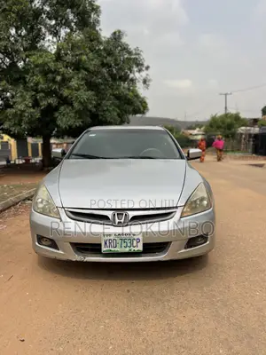 Honda Accord 2006 Silver