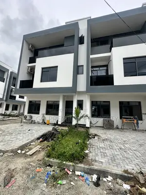 4bdrm Duplex in Gra Phase 3 for rent