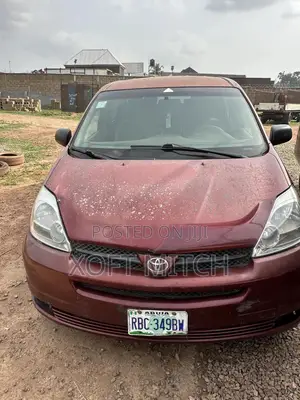 Toyota Sienna CE 2005
