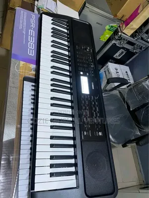 Complete 61 Keys Yamaha Keyboard PSR-E 383 With Original Adaptor