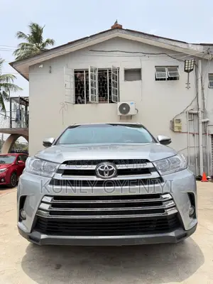 Toyota Highlander XLE V6 4x2 (3.5L 6cyl 6A) 2016 Silver