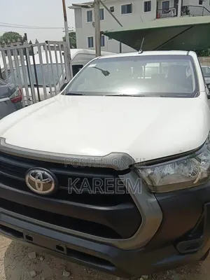 Toyota Hilux 2021 White