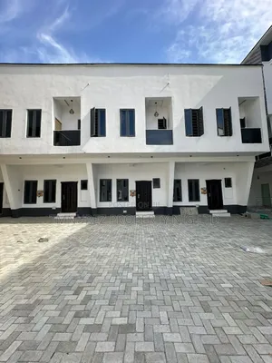 3bdrm Duplex in Ilaje for sale
