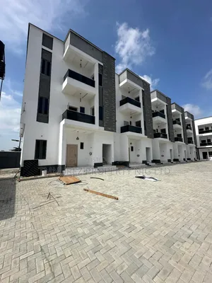 4bdrm Apartment in Ilaje for sale