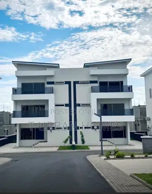 4bdrm Villa in The Bahamas, Maitama for sale