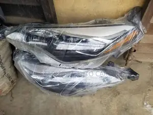 Headlights Toyota Corolla 2018 - 2019