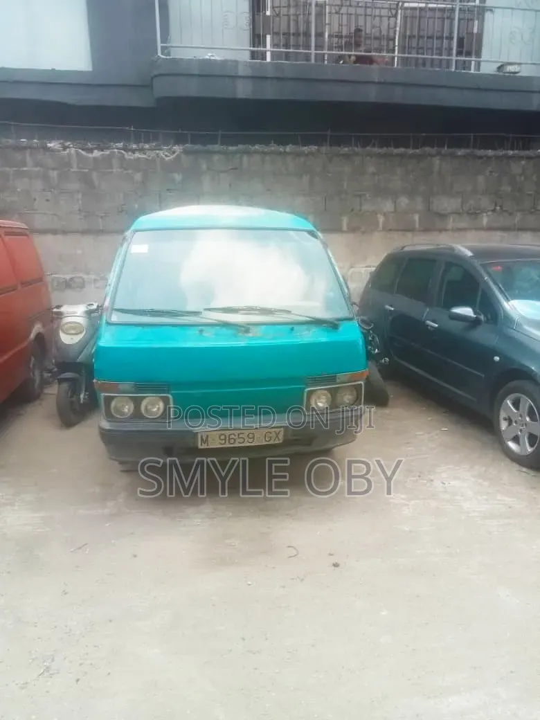 Nissan Vanette 1991 Green