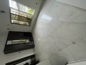 2bdrm Block of Flats in Ikate Lekki for rent