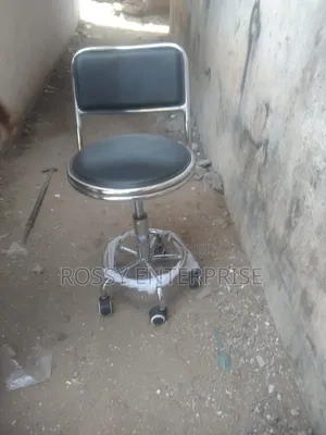 Adjustable Manicure/Pedicure Attendant Chair