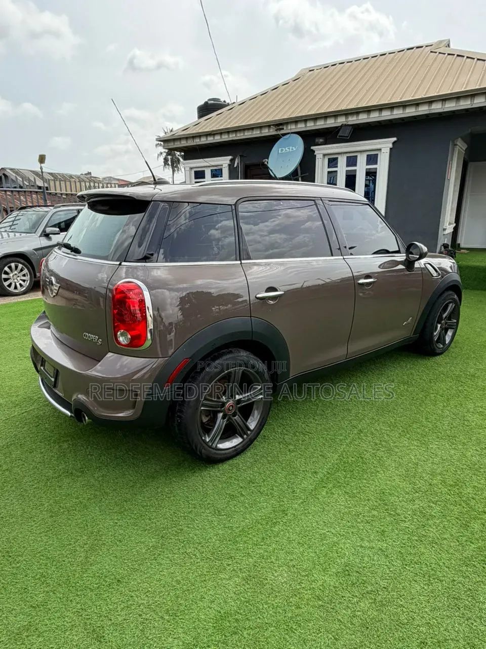 Mini Cooper S 2012 Brown