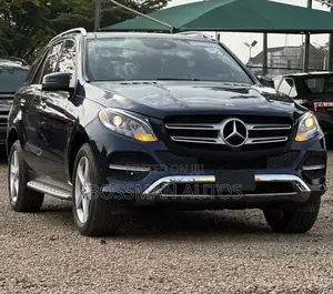 Mercedes-Benz GLE-Class GLE 350 2017 Blue