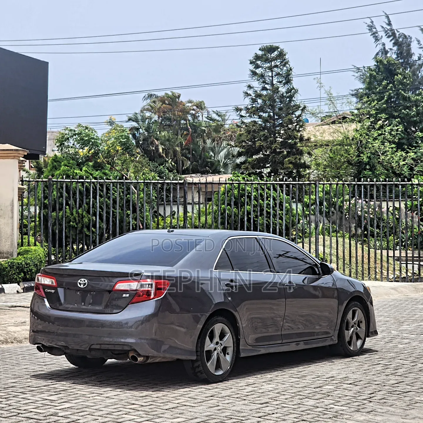 Toyota Camry SE V6 4dr Sedan (3.5L 6cyl 6A) 2012 Gray