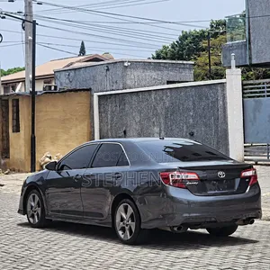 Toyota Camry SE V6 4dr Sedan (3.5L 6cyl 6A) 2012 Gray