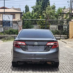 Toyota Camry SE V6 4dr Sedan (3.5L 6cyl 6A) 2012 Gray