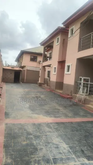 3bdrm Block of Flats in Off Governor’S Road for sale