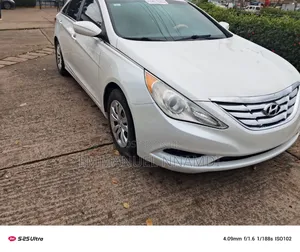 Hyundai Sonata SE 2.0T Sedan FWD (2.0L 4cyl 6A) 2012 White