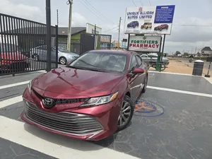 Toyota Camry LE FWD (2.5L 4cyl 8AM) 2018 Burgundy