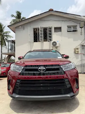 Toyota Highlander SE 2019 Red