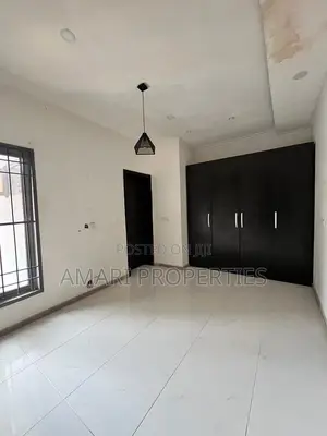 1bdrm Block of Flats in Lekki Phase 1 for rent