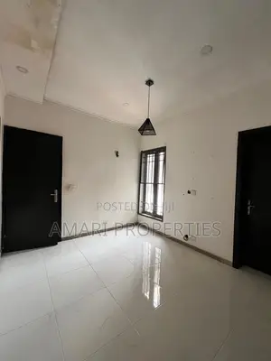 1bdrm Block of Flats in Lekki Phase 1 for rent