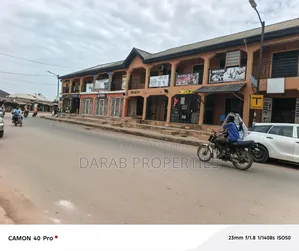 Complex for Sale in Command